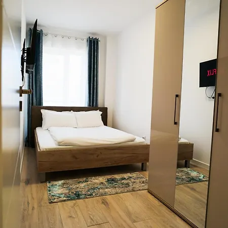 Mirandis Apartments - Modern Stays With Free Parking Near Coresi Mall Brasov Exterior photo