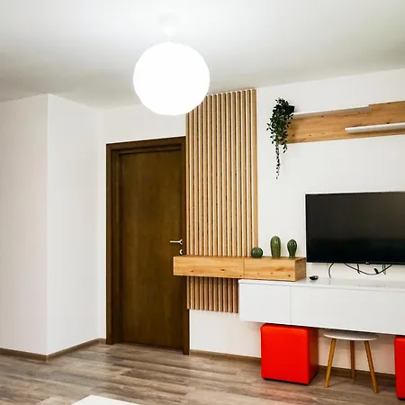 Mirandis Apartments - Modern Stays With Free Parking Near Coresi Mall Brasov Exterior photo