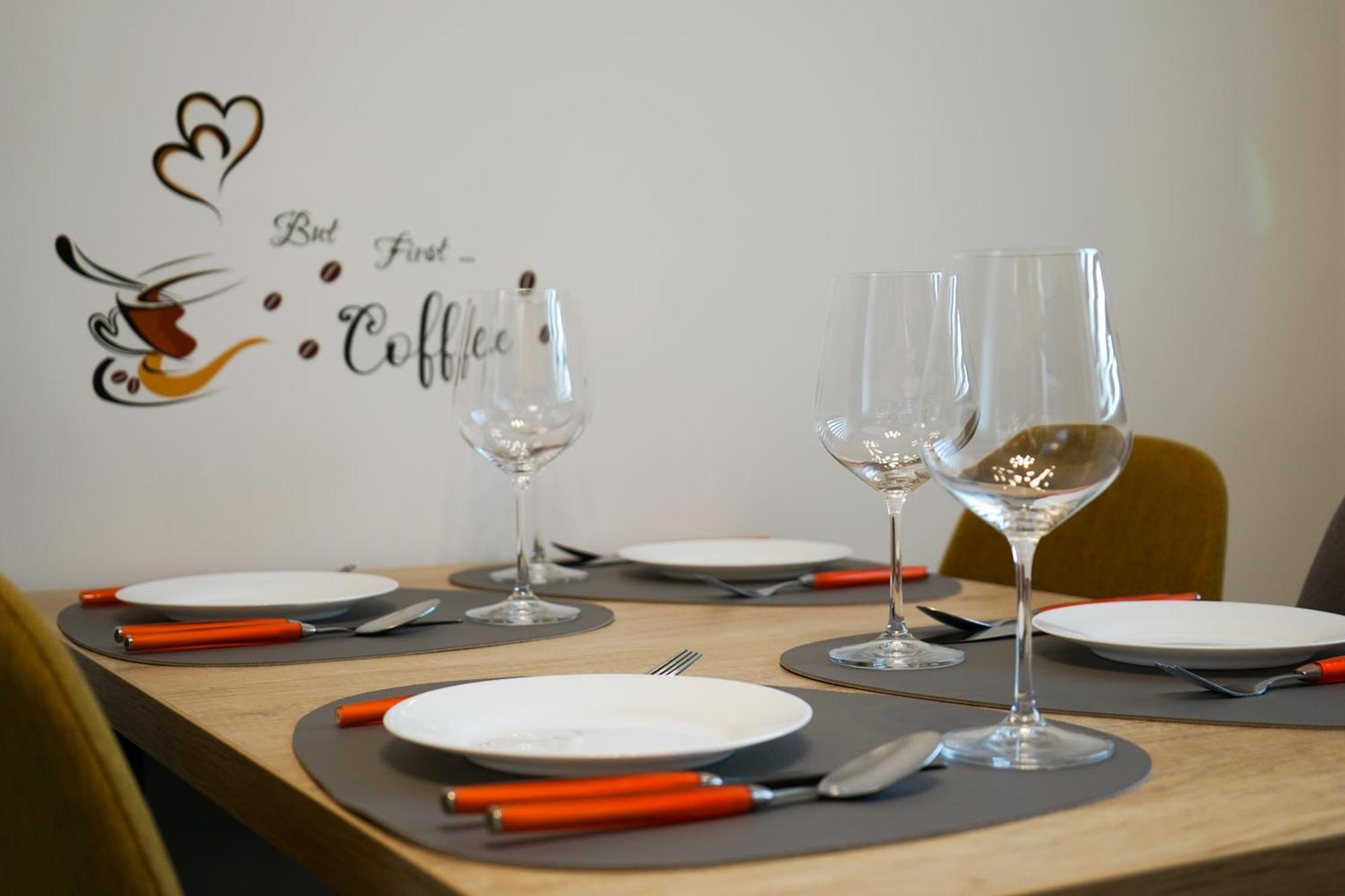 Apartamento Mirandis - Modern With Free Parking Near Coresi Mall *