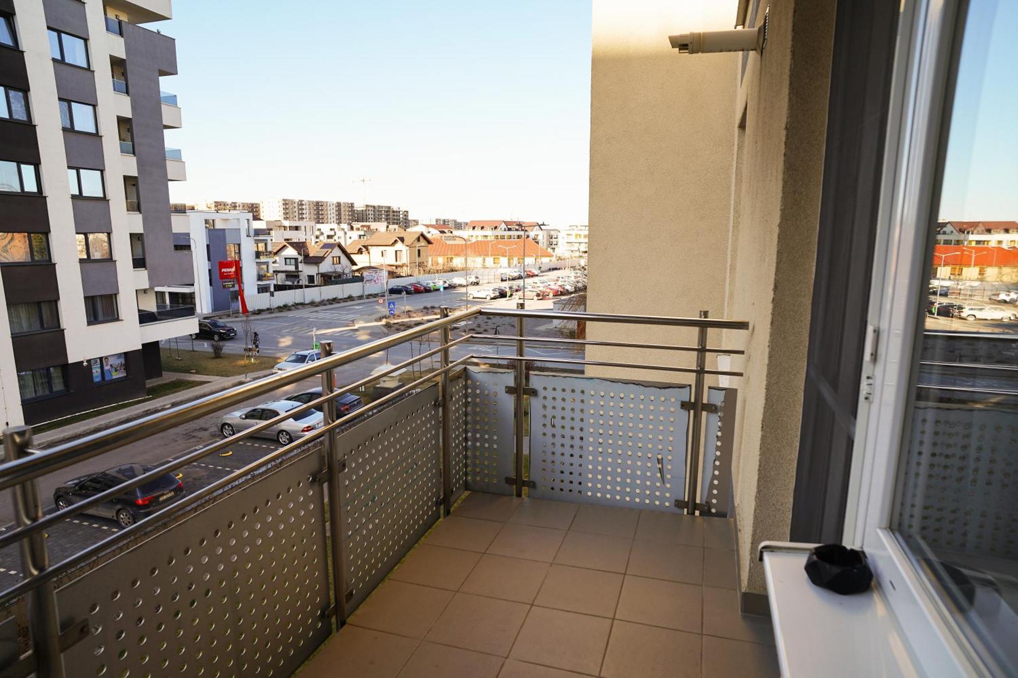 Mirandis - Modern With Free Parking Near Coresi Mall Appartement