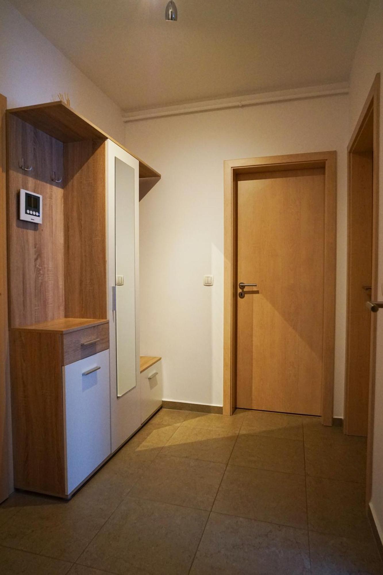 Appartement Mirandis - Modern With Free Parking Near Coresi Mall