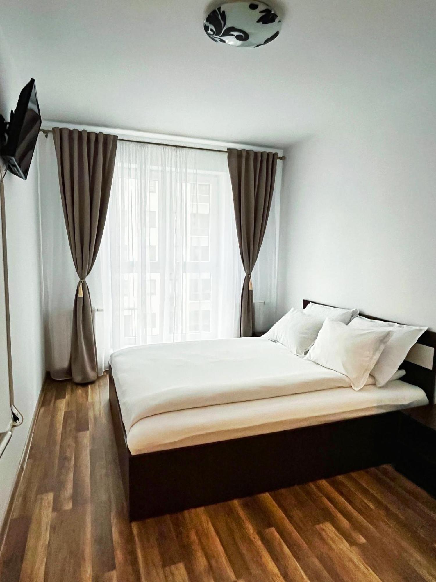 Appartement Mirandis - Modern With Free Parking Near Coresi Mall Braşov