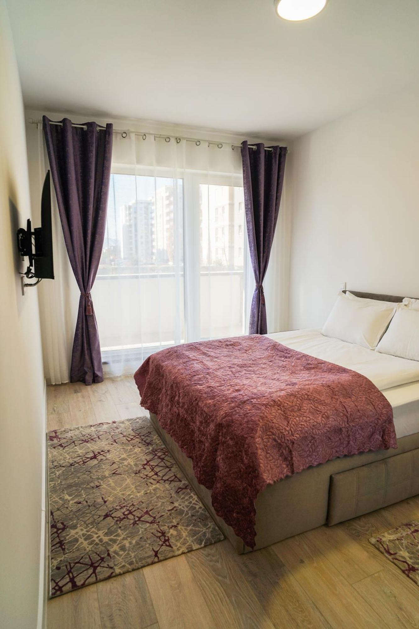 Appartement Mirandis - Modern With Free Parking Near Coresi Mall